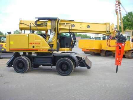 Gradall XL 4300