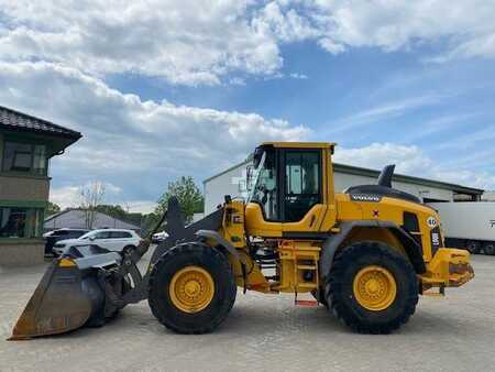 Kolové nakladače 2017 Volvo L 90 H MIETE / RENTAL (12002215) (1)
