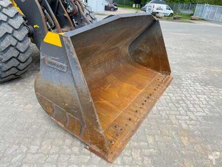 Kolové nakladače 2017 Volvo L 90 H MIETE / RENTAL (12002215) (9)