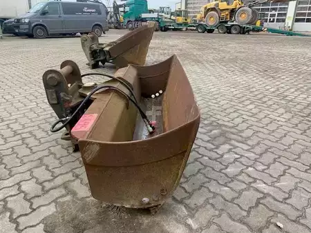 Attrezzatura 0 [div] (5683) 2.00 m GLV / digging bucket (1)