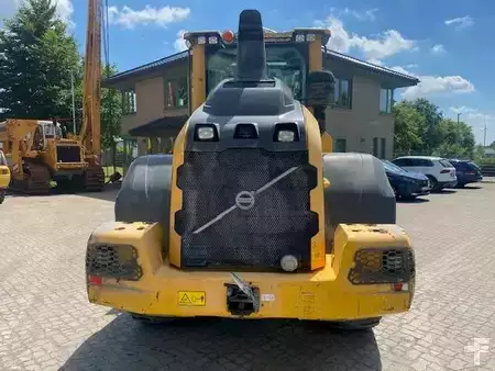 Pyöräkuormaajat 2018 Volvo L 90 H LongBoom (12005890) (3)
