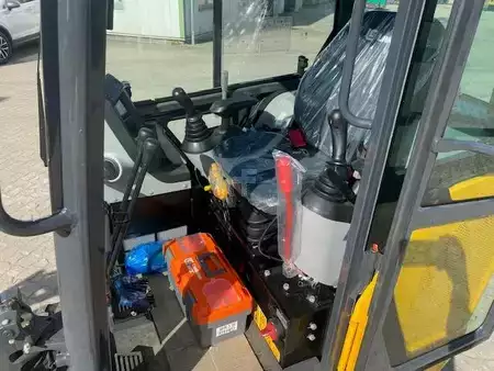 Minibagry 2025 LiuGong 9018 F MIETE / RENTAL (18)