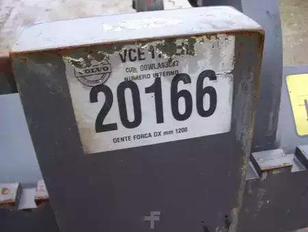Vedlegg 0 Volvo (1084) Palettengabel / forks (5)