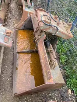Přídavná zařízení 0 Volvo 2.45 m hydr. Grabenlöffel SW Volvo S2 (367) (1)