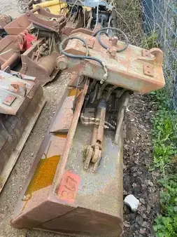 Přídavná zařízení 0 Volvo 2.45 m hydr. Grabenlöffel SW Volvo S2 (367) (2)