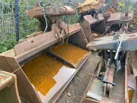 Přídavná zařízení 0 Volvo 2.45 m hydr. Grabenlöffel SW Volvo S2 (367) (6)