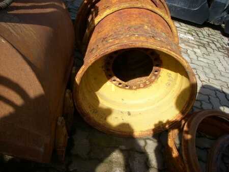 Ostatní 0 Caterpillar (147) 950 F / G rim / Felge (1)