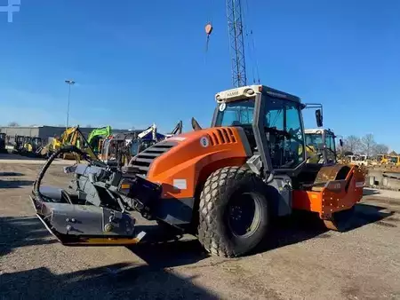 Sestavy válců 2019 Hamm H13i mit Verdichterplatten + HCQ (12001224) (1)