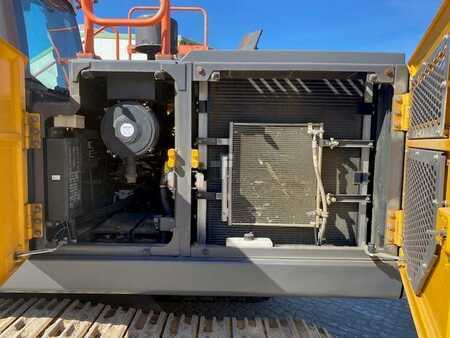 Rupsgraafmachines 2019 Volvo EC 220 E L Miete / RENTAL (12001050) (16)