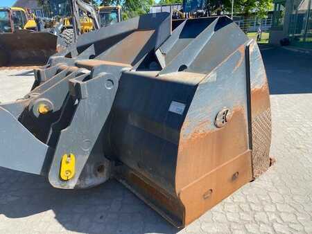 Pyöräkuormaajat 2023 John Deere 744 P MIETE / RENTAL (12002124) (10)