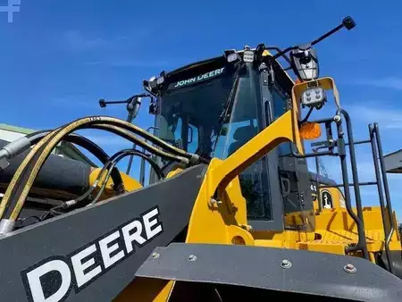 Ładowarki kołowe 2023 John Deere 744 P MIETE / RENTAL (12002125) (11)