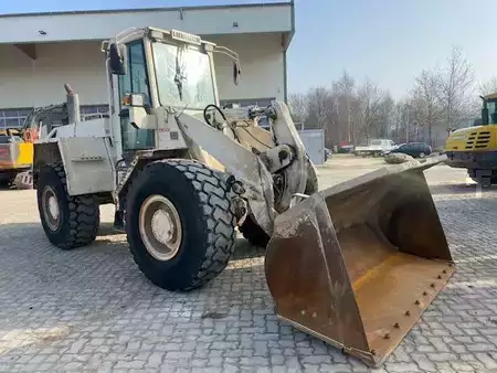 Kerekes rakodó 1997 Liebherr L 531 (12005664) (7)