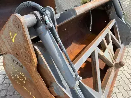 Acessórios 2016 Seiler (2654) 2.5 cbm Seiler Schaufel / bucket (13)