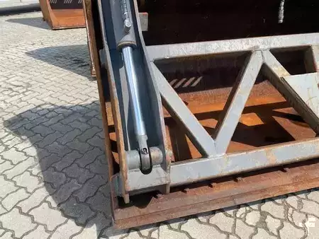 Acessórios 2016 Seiler (2654) 2.5 cbm Seiler Schaufel / bucket (15)