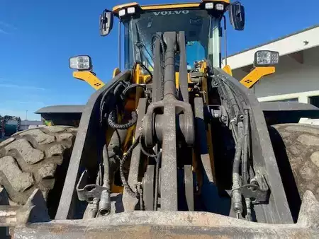 Kolové nakladače 2024 Volvo L 120 H  A/C, BSS, ZSA, 3. Kreis, SW, OptiShift (10)
