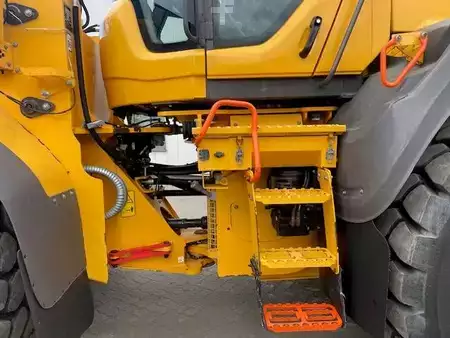 Kolové nakladače 2023 Volvo L 110 H (12005912) (13)