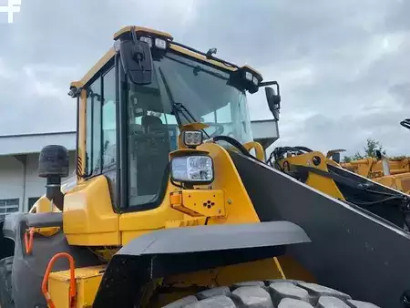 Kolové nakladače 2023 Volvo L 110 H (12005912) (19)