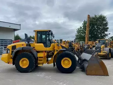 Kolové nakladače 2023 Volvo L 110 H (12005912) (6)