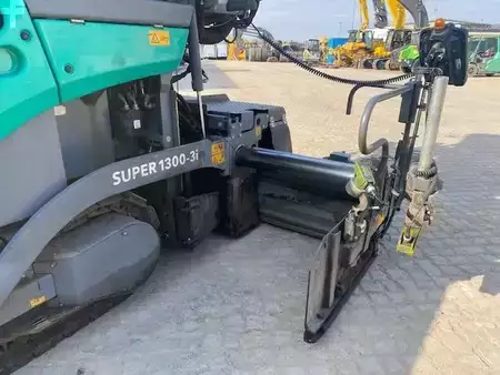 Radfertiger 2022 VÖGELE Super 1300-3i MIETE / RENTAL (12001899) (11)