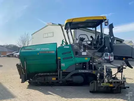 Radfertiger 2022 VÖGELE Super 1300-3i MIETE / RENTAL (12001899) (2)