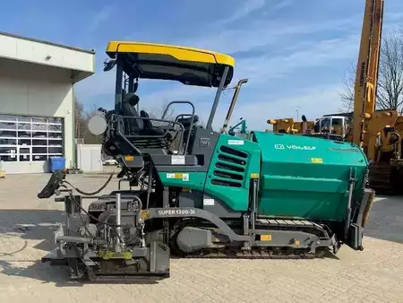 Radfertiger 2022 VÖGELE Super 1300-3i MIETE / RENTAL (12001899) (5)