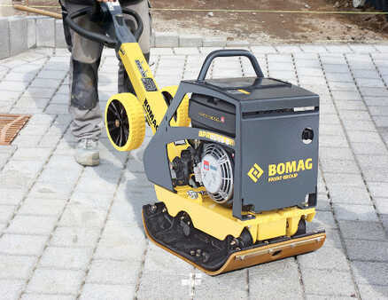 Compacteur à plaque 2021 BOMAG BPR25/50D (2)