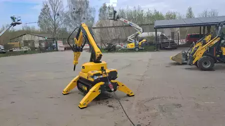Ostatní 2025 Brokk B110 (10)