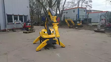 Ostatní 2025 Brokk B110 (4)