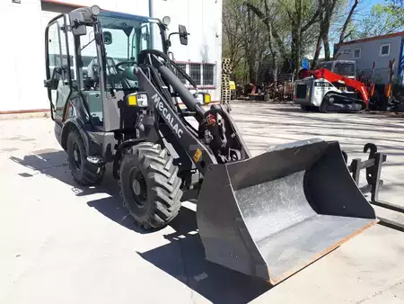 Hjullastare 2023 Mecalac MCL8 (11)