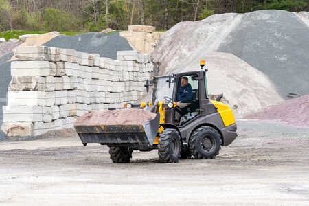 Kolové nakladače 2024 Mecalac AX850 (7)