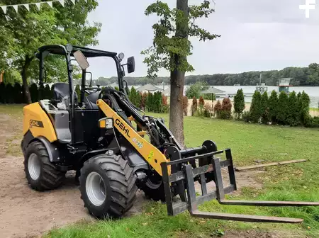 Ładowarki kołowe 2024 Gehl AL330 (5)