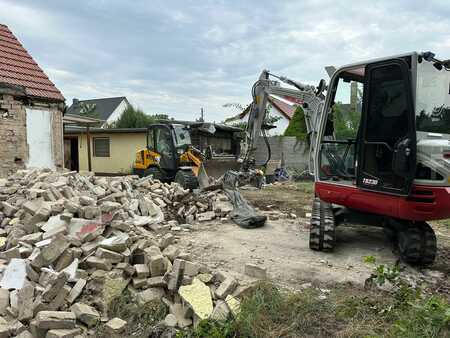 Kompakt traktorgraver 2021 Takeuchi TB230 (4)