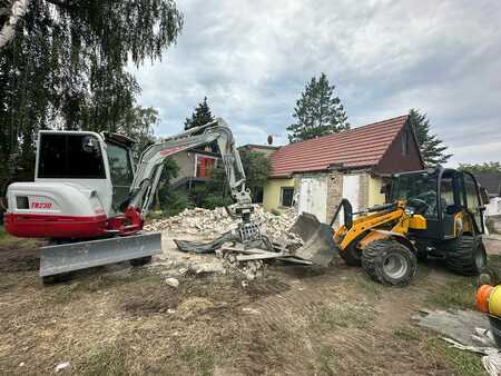 Kompakt traktorgraver 2021 Takeuchi TB230 (5)