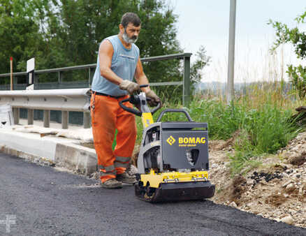 Compattatori a piastre 2024 BOMAG BPR25/40B (2)