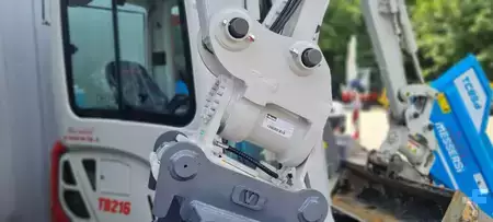 Outro 2024 Lehnhoff Schnellwechsel HS03 mit Powertilt und Lasthaken (5)