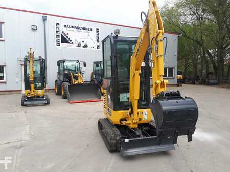 Minibagry 2021 Komatsu PC16R-3HS K (1)