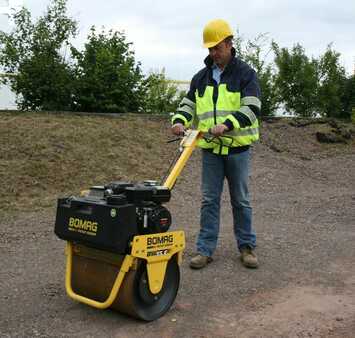Ostatní 2025 BOMAG BW55E (1)