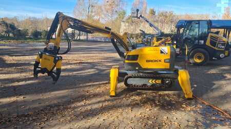 Ostatní 2020 Brokk B200 (3)