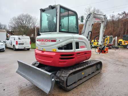 Kompakt-Baggerlader 2023 Takeuchi TB250-2 (5)