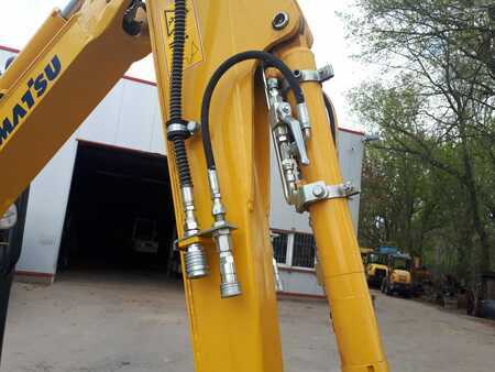 Minibagry 2021 Komatsu PC16R-3HS K (5)