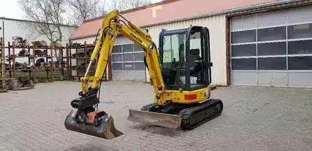 Mini excavators 2015 Komatsu PC26MR-3 K (3)