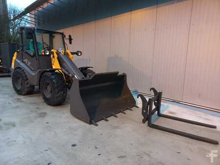 Kolové nakladače 2024 Mecalac AX850 (5)