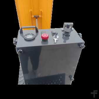 Knick-Baggerlader 2024 Lumag  MD-500EFN (3)