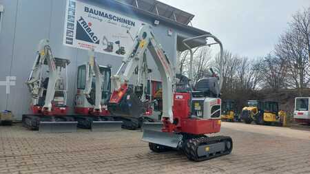 Mini kotrógép 2022 Takeuchi TB210R (1)