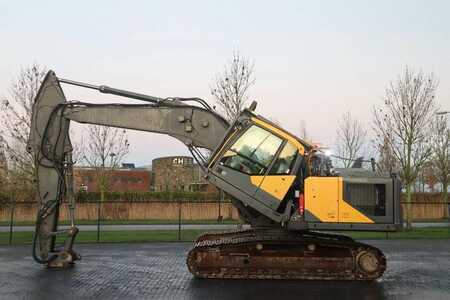 Rupsgraafmachines 2015 Volvo EC 250 EL | OILQUICK | DYNASET | TILT CABIN (1)