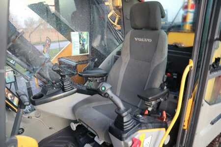 Rupsgraafmachines 2015 Volvo EC 250 EL | OILQUICK | DYNASET | TILT CABIN (17)
