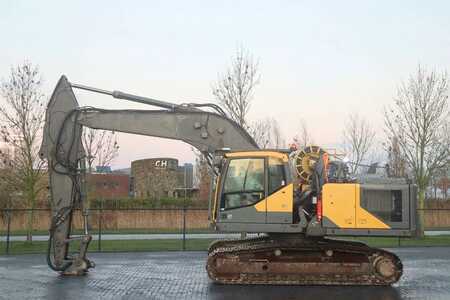 Rupsgraafmachines 2015 Volvo EC 250 EL | OILQUICK | DYNASET | TILT CABIN (7)