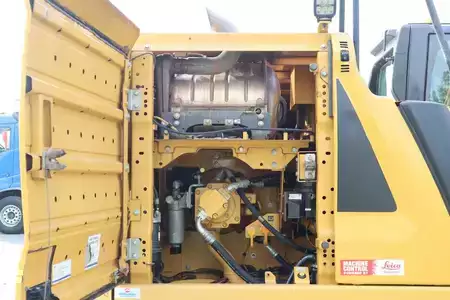 Escavadora de rastos 2018 Caterpillar 323 07A | ROTOTILT | QUICK COUPLER | BUCKET (16)