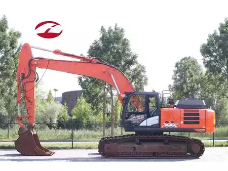 Escavadora de rastos 2018 Hitachi ZX300 LC-6 | TOOTH BUCKET | QUICK COUPLER (1)