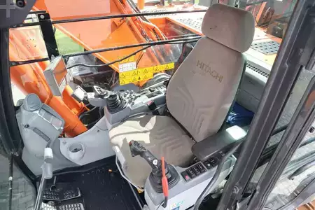 Escavadora de rastos 2018 Hitachi ZX300 LC-6 | TOOTH BUCKET | QUICK COUPLER (14)